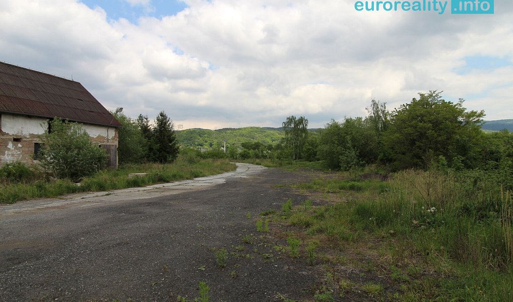 Prodej výrobních prostor 1 000 m², Dubí – náhled fotky 27