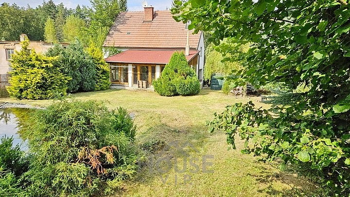 Prodej domu 186 m² s pozemkem 2 048 m²