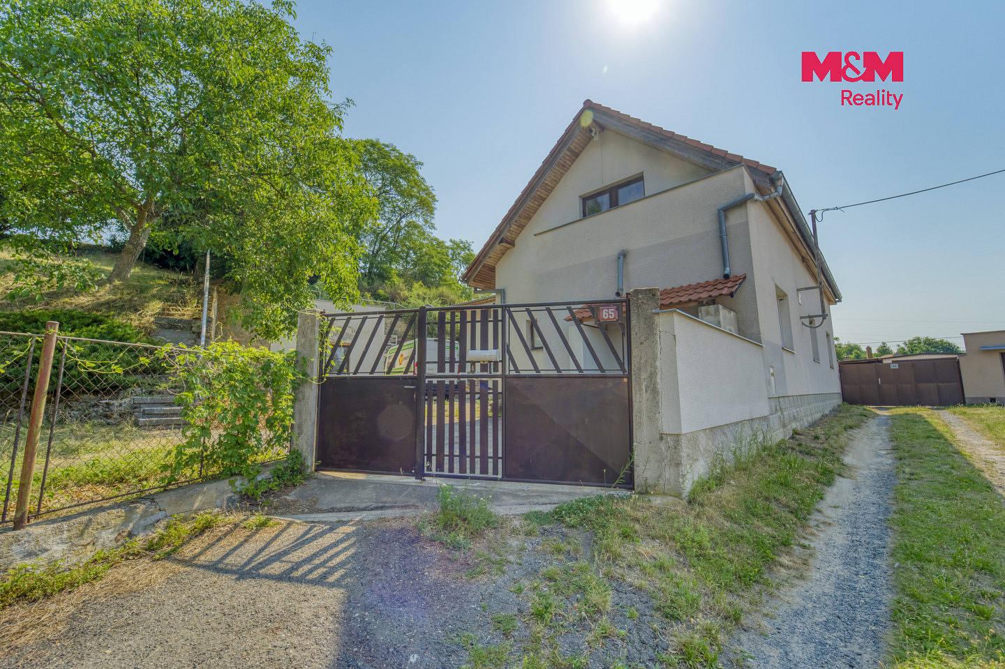 Prodej domu 230 m² s pozemkem 945 m² – fotografie 2