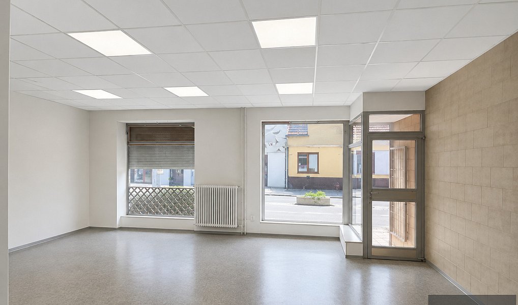Pronájem obchodních prostor 54 m², Uherský Brod – náhled fotky 2