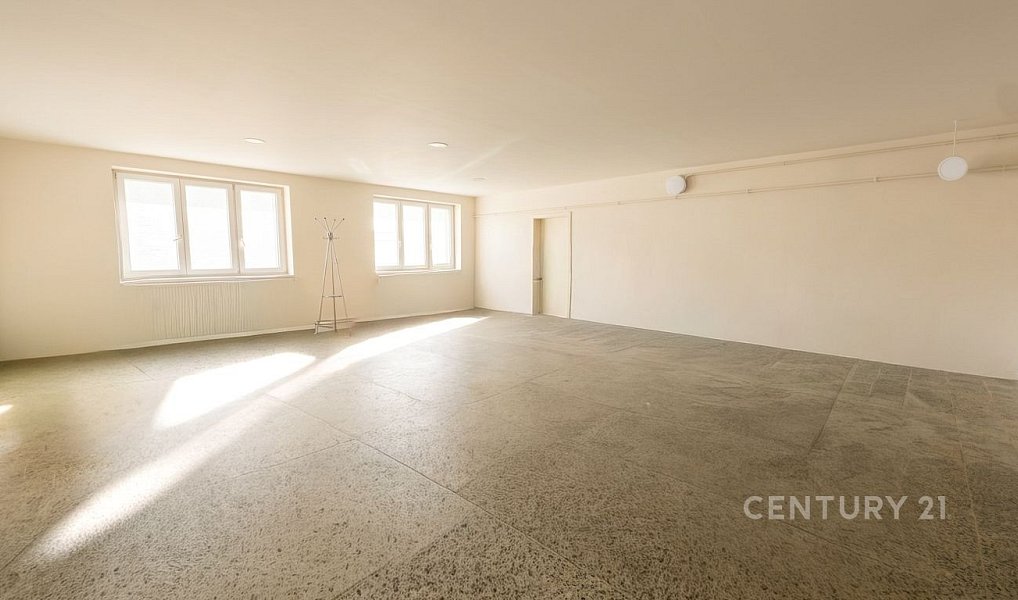 Prodej domu 310 m² s pozemkem 1 492 m², Kubšice – náhled fotky 34