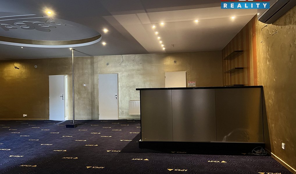 Pronájem obchodních prostor 160 m², Hora Svatého Šebestiána – náhled fotky 10