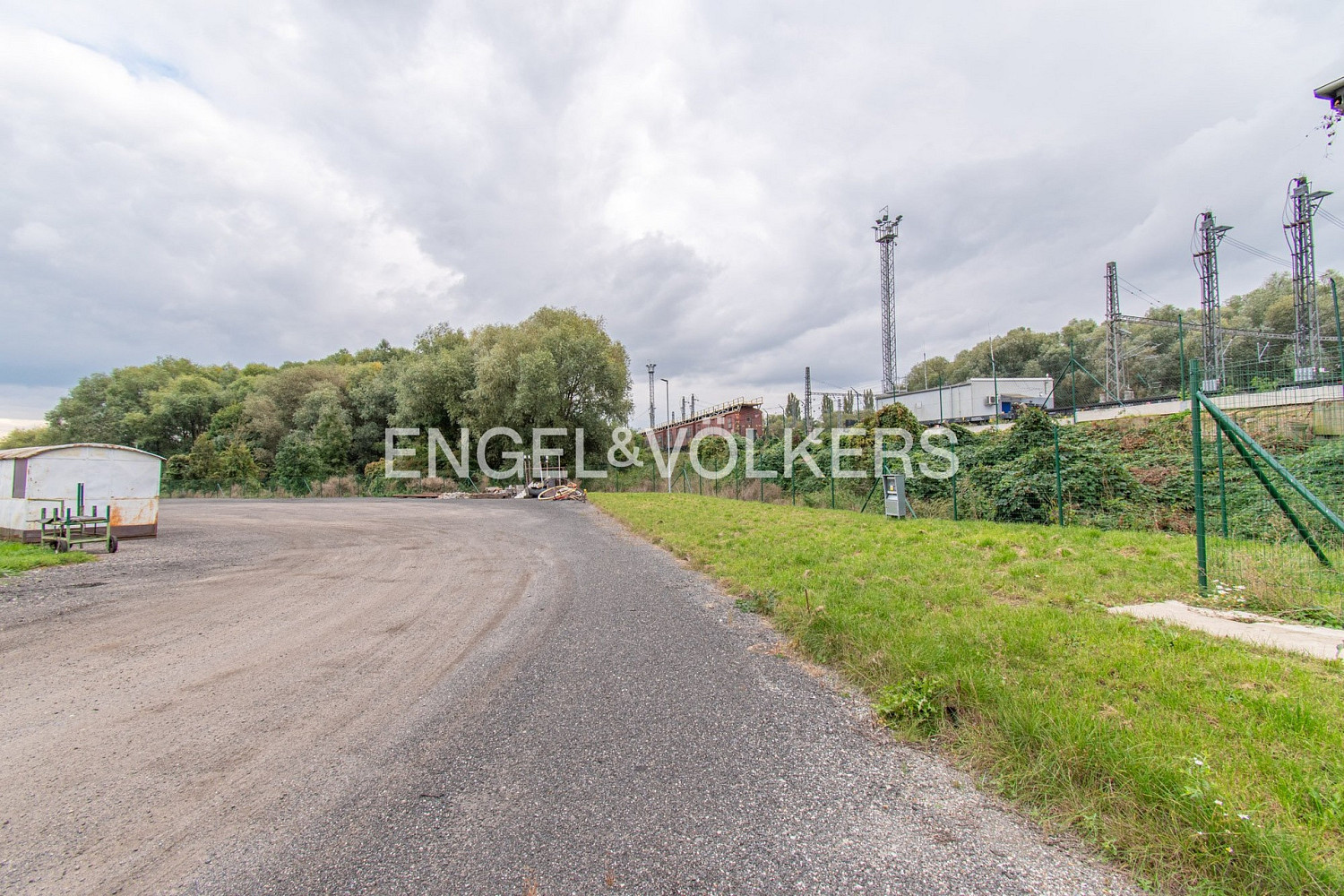 Pronájem komerčního pozemku 2 596 m² – fotografie 3