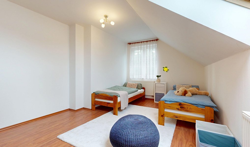 Prodej domu 225 m² s pozemkem 807 m², Bašť – náhled fotky 23