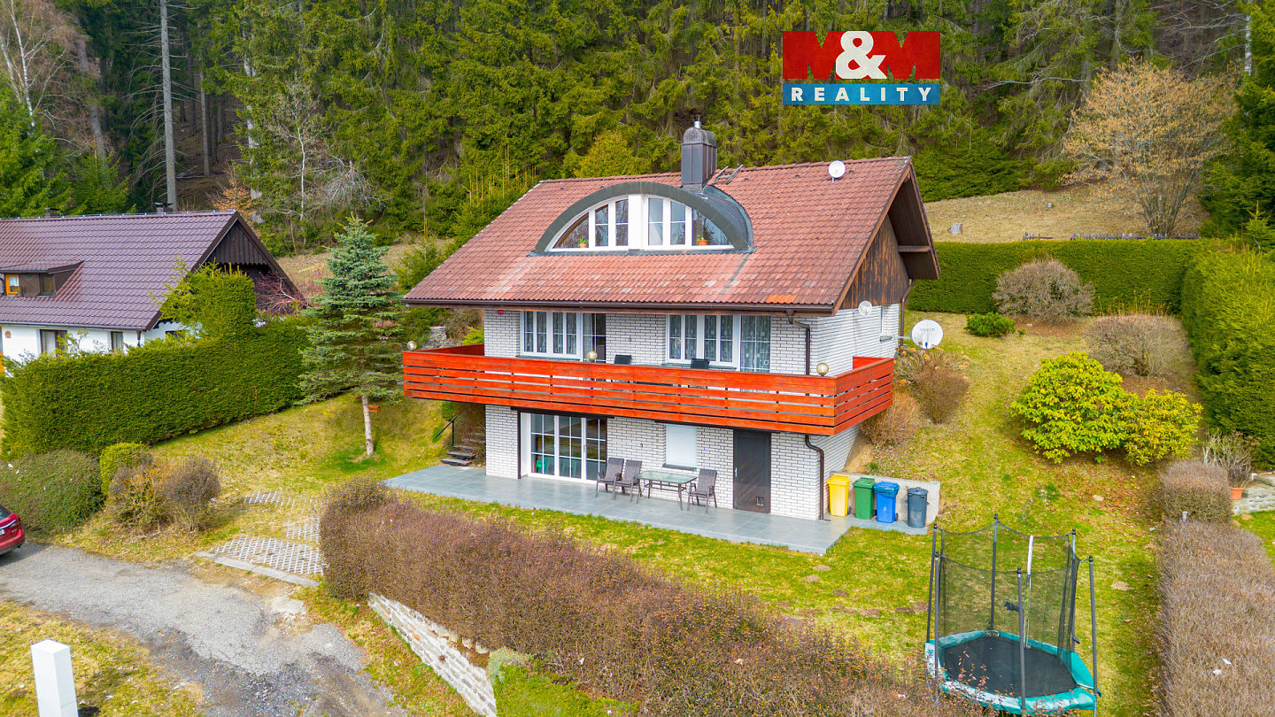 Prodej domu 176 m² s pozemkem 1 369 m²