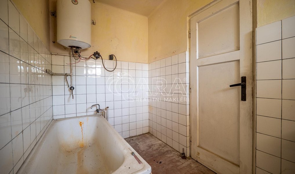 Prodej domu 274 m² s pozemkem 941 m², Kropáčova Vrutice – náhled fotky 12