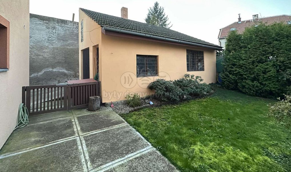 Prodej domu 240 m² s pozemkem 256 m², Dolany nad Vltavou – náhled fotky 2