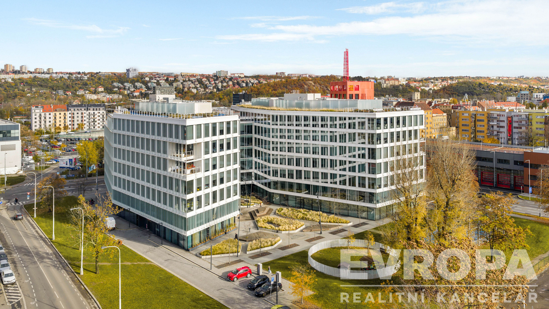 Pronájem kanceláře 648 m²