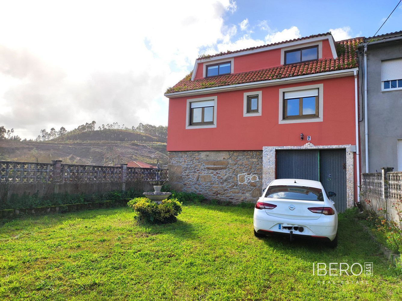 Prodej domu 1 401 m² s pozemkem 1 154 m²
