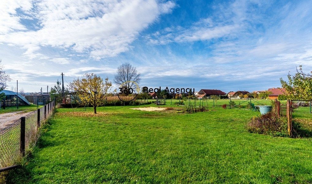Prodej domu 299 m² s pozemkem 1 977 m², Lužec nad Cidlinou – náhled fotky 18