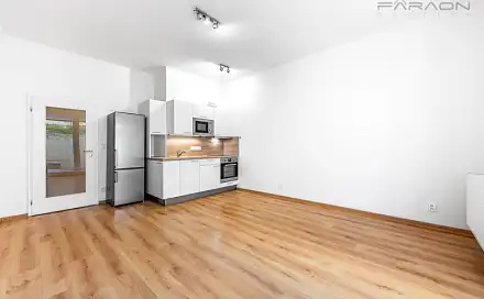 Pronájem bytu 1+kk 37 m²