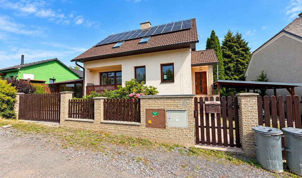 Prodej domu 184 m² s pozemkem 1 865 m², Tršice – náhled fotky 2