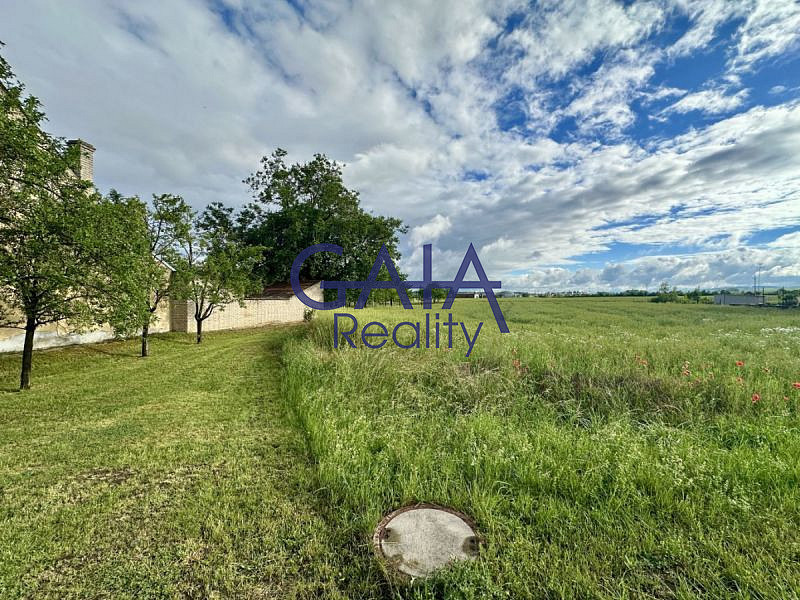 Prodej stavebního pozemku 905 m²