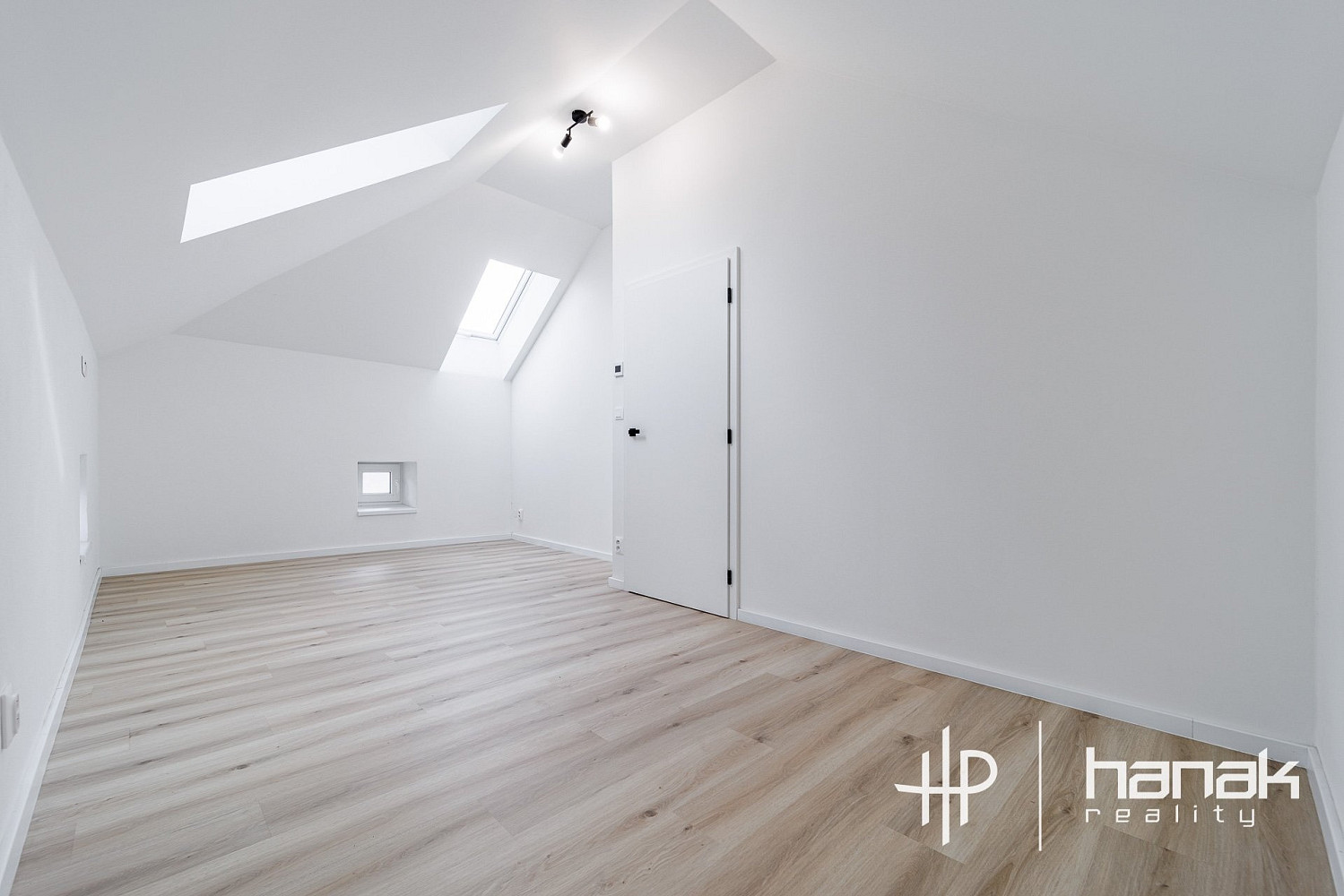 Pronájem bytu 3+kk 85 m² – fotografie 5