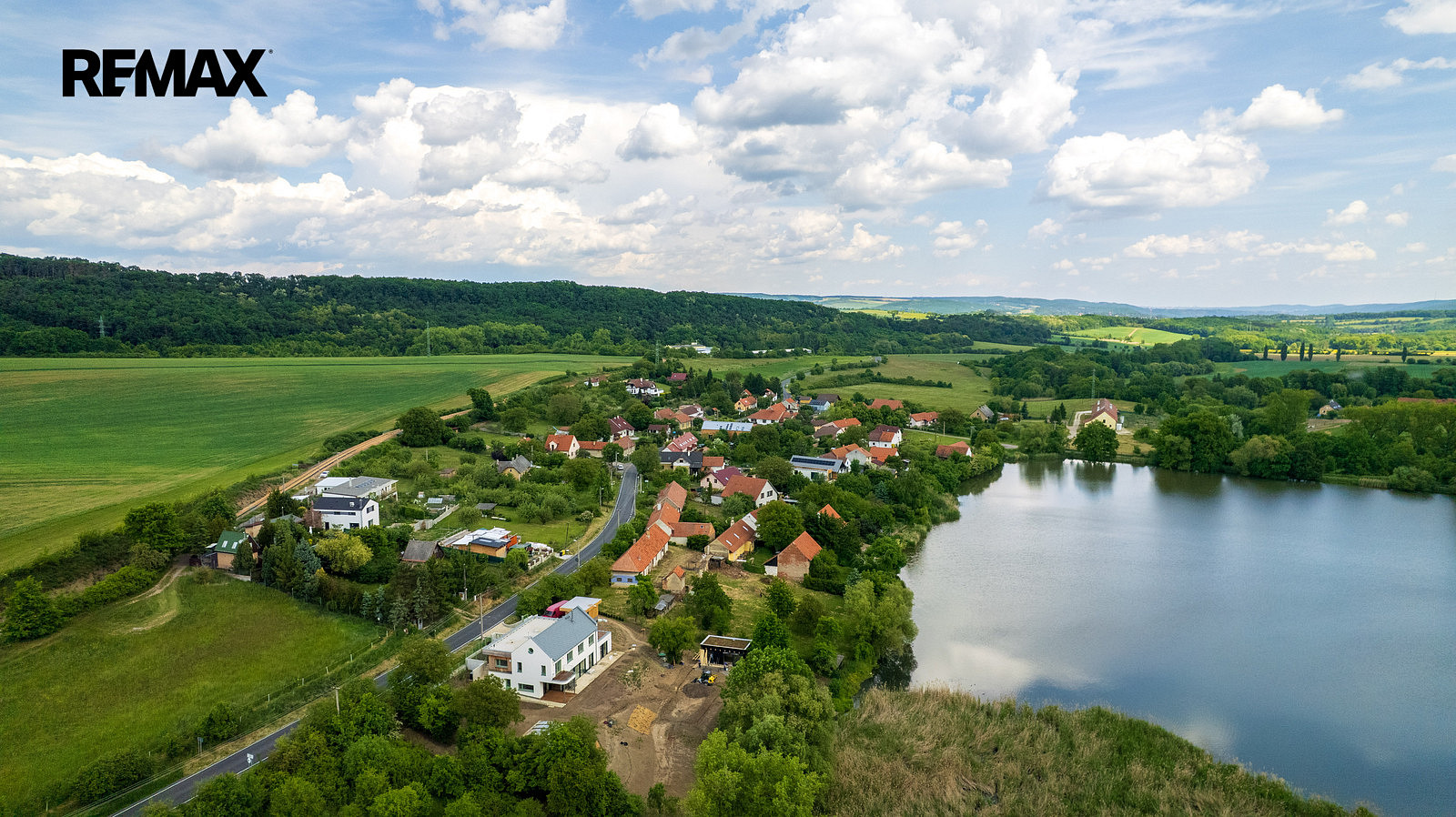 Prodej stavebního pozemku 2 517 m²