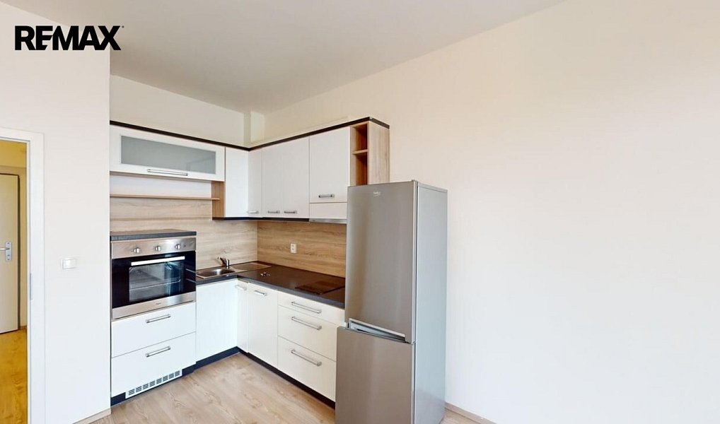 Pronájem bytu 1+kk 38 m², Holubice – náhled fotky 6