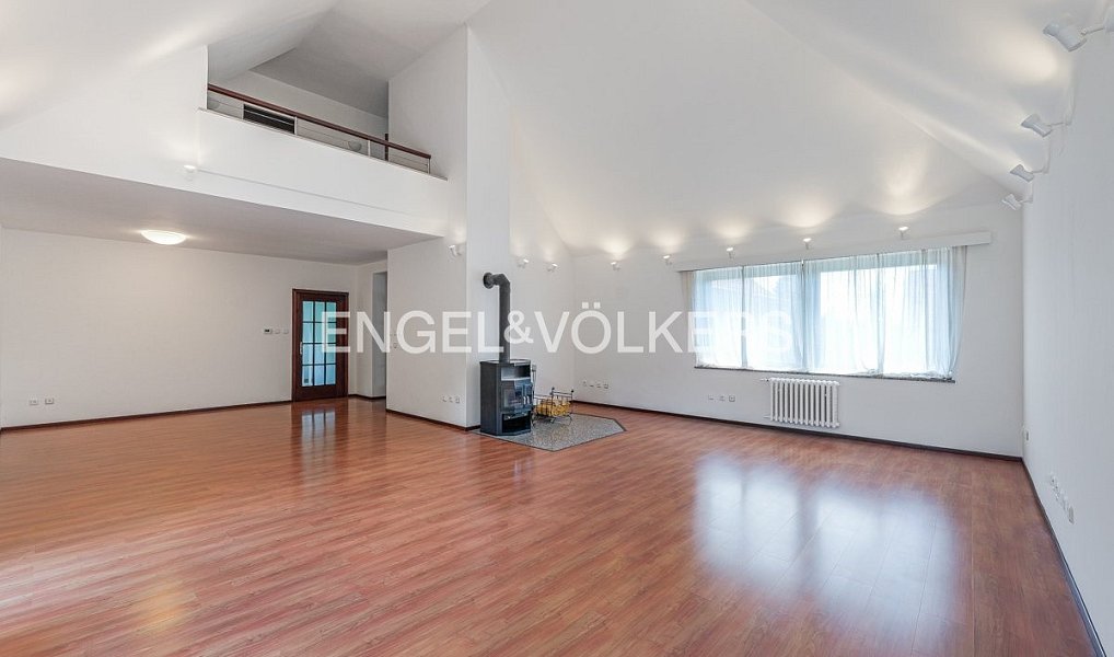 Pronájem domu 417 m² s pozemkem 1 000 m², Praha – náhled fotky 6