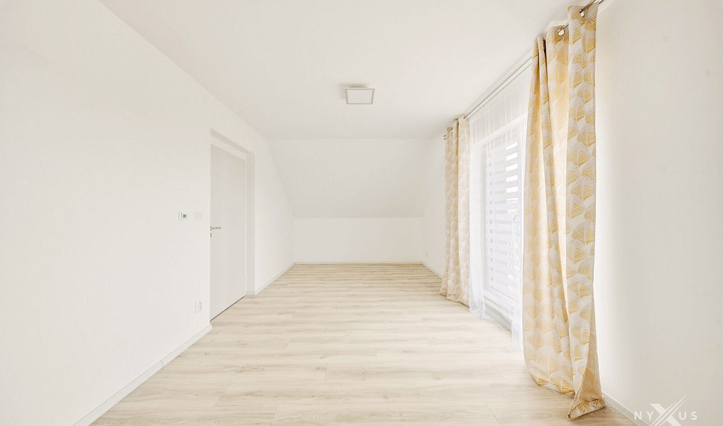 Pronájem domu 138 m² s pozemkem 1 024 m², Postřižín – náhled fotky 15