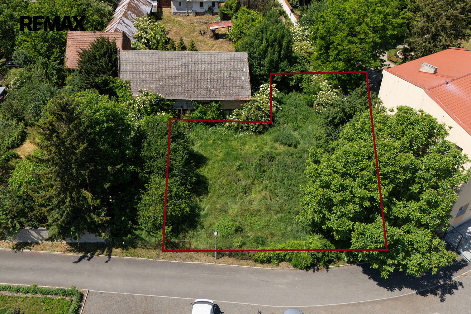 Prodej stavebního pozemku 650 m² – fotografie 2