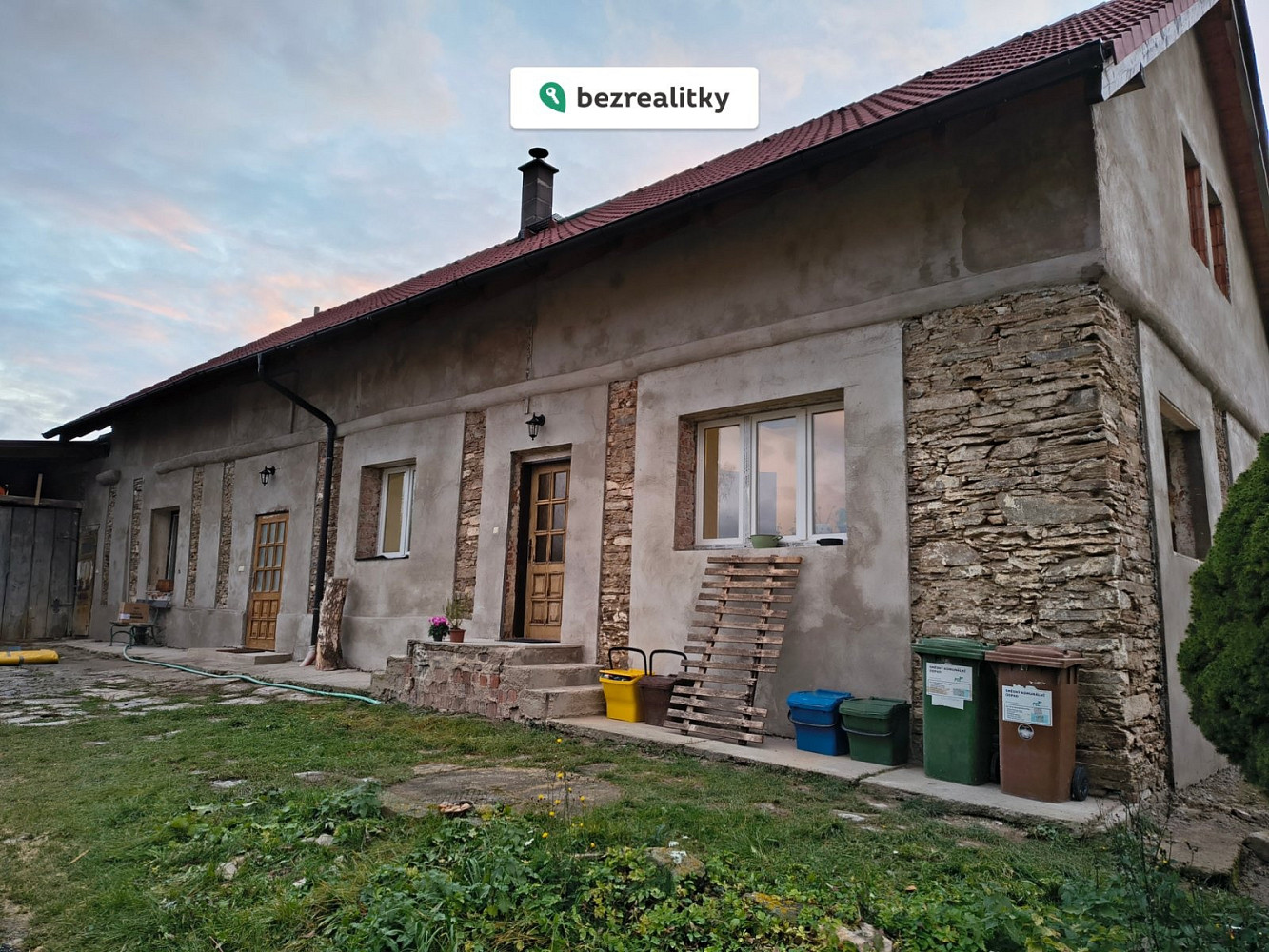 Prodej domu 258 m² s pozemkem 5 664 m²