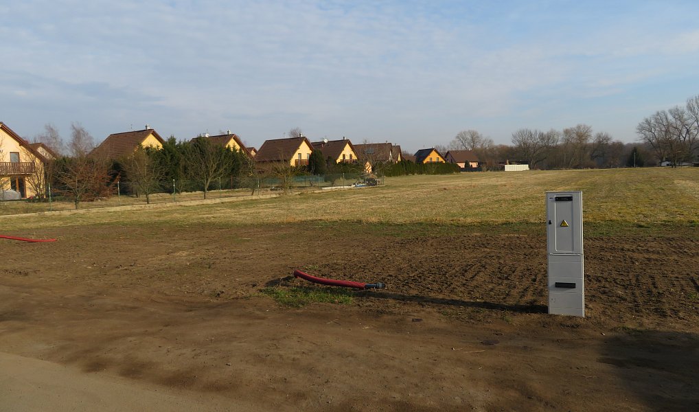 Prodej stavebního pozemku 2 420 m², Obříství – náhled fotky 2