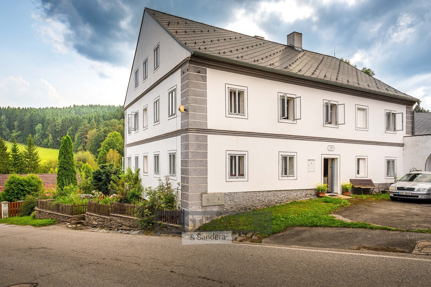 Prodej domu 600 m² s pozemkem 3 209 m²
