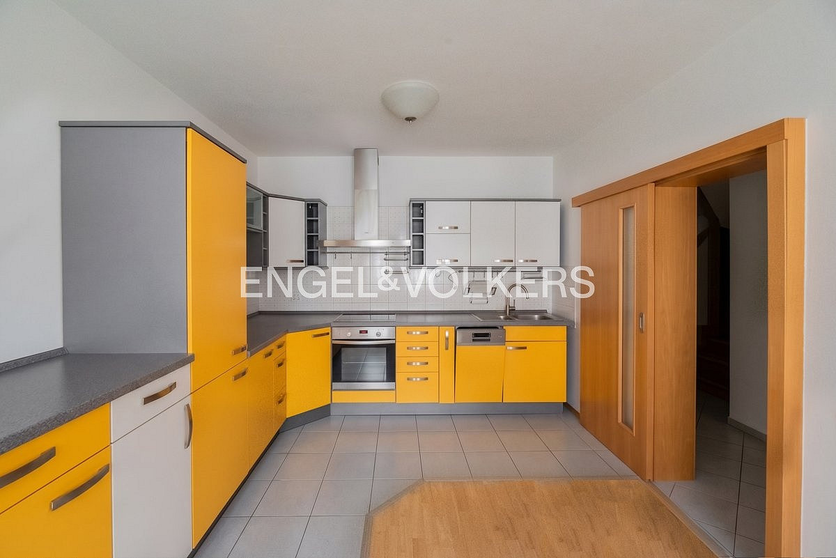 Pronájem domu 150 m² s pozemkem 84 m² – fotografie 3