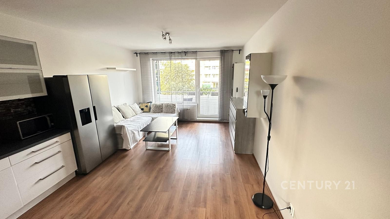 Pronájem bytu 2+kk 44 m² – fotografie 2