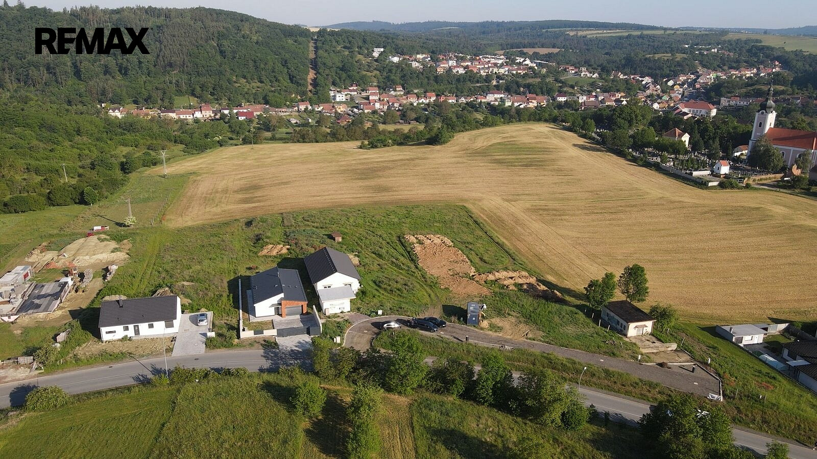Prodej stavebního pozemku 1 006 m² – fotografie 4
