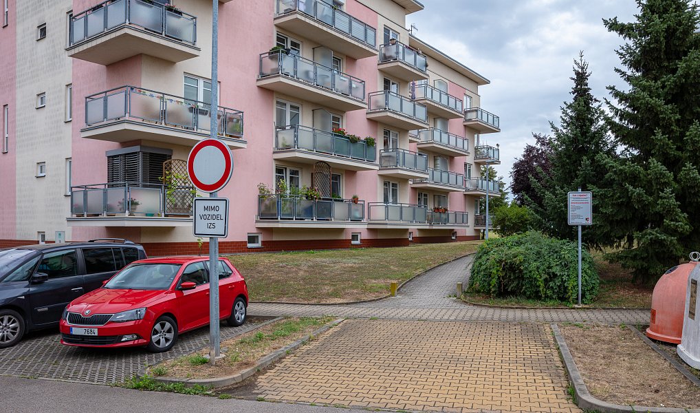 Pronájem bytu 1+kk 36 m², Roztoky – náhled fotky 11