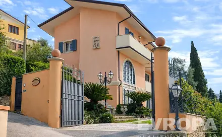 Pronájem domu 200 m² s pozemkem 600 m², Corsanico, Lucca, Itálie