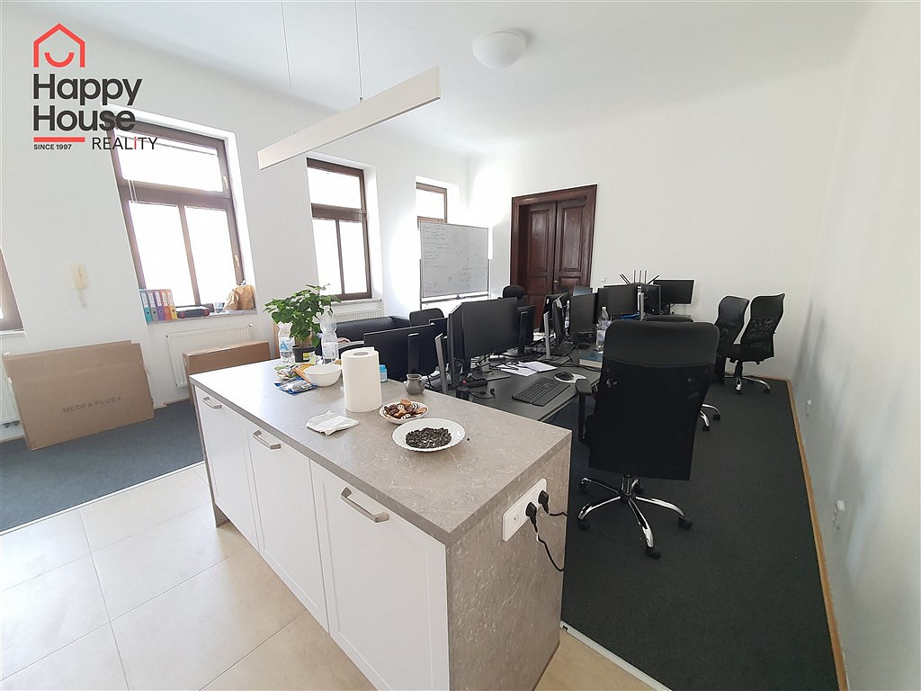 Pronájem kanceláře 71 m² — photo 3