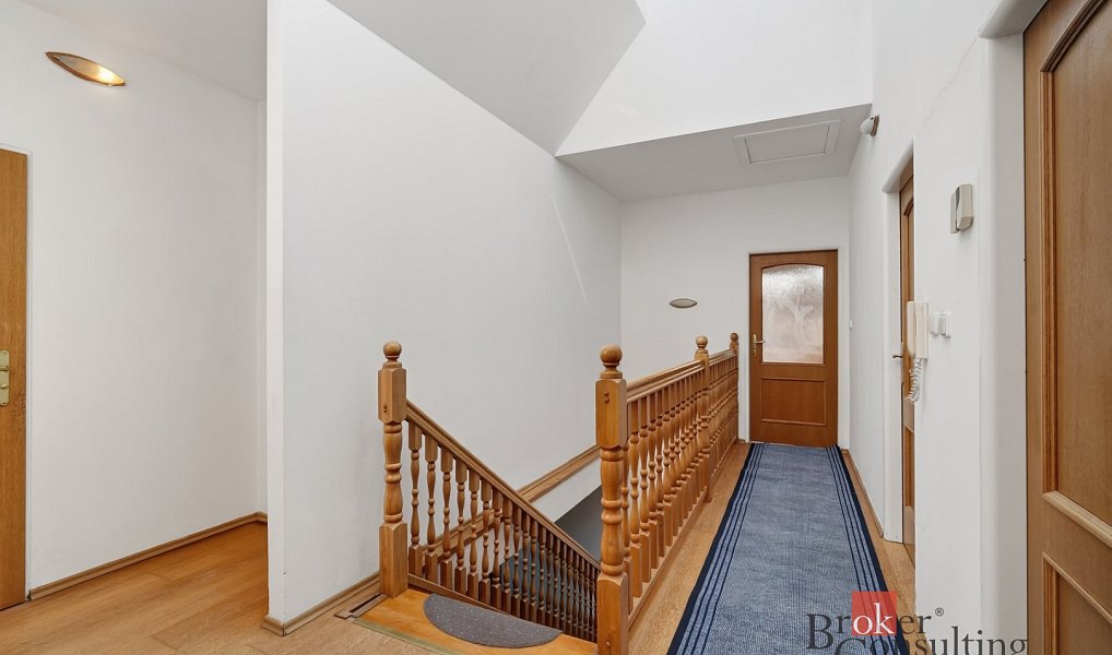 Prodej domu 258 m² s pozemkem 1 347 m², Praha – náhled fotky 16