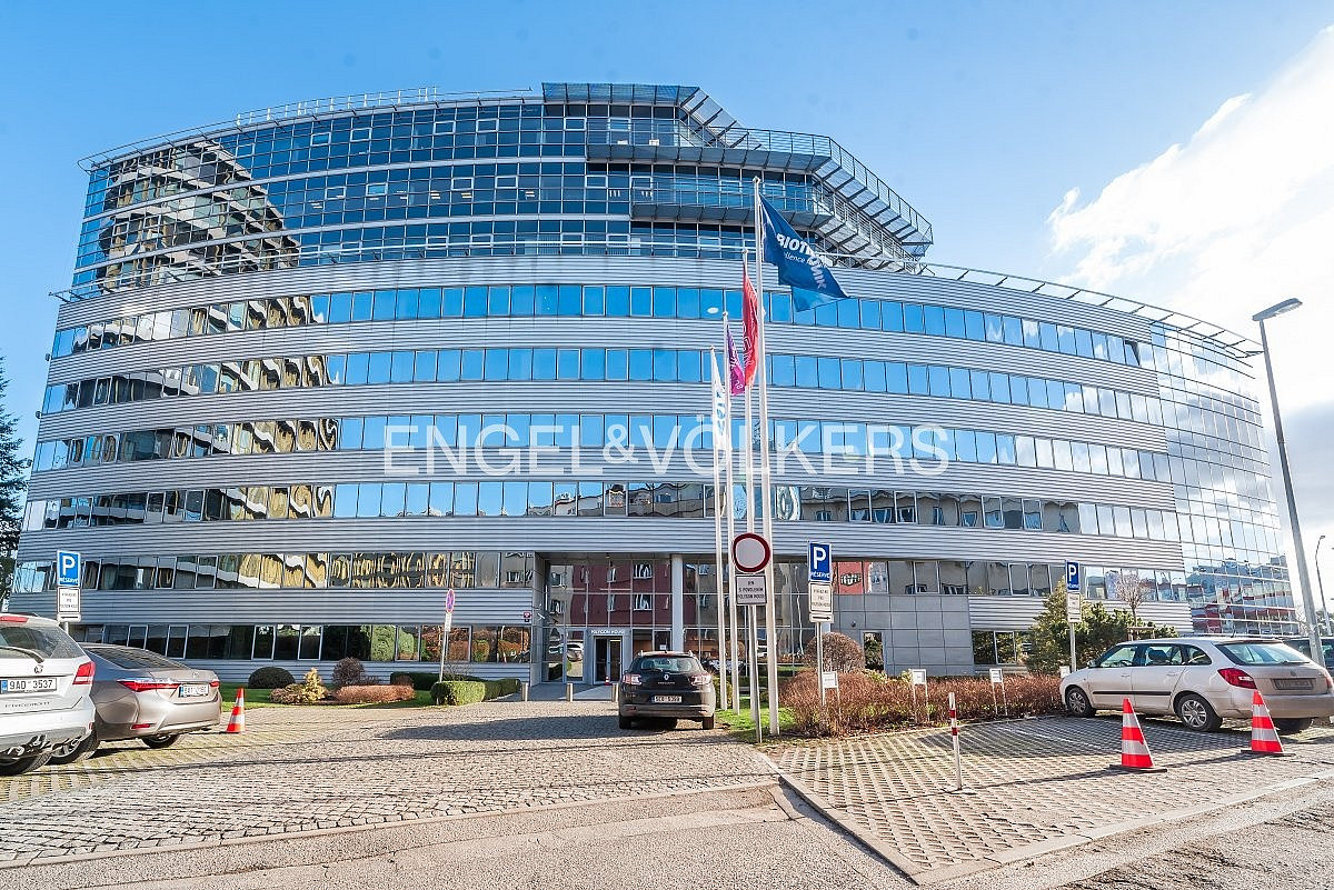 Commercial property, 504 m²