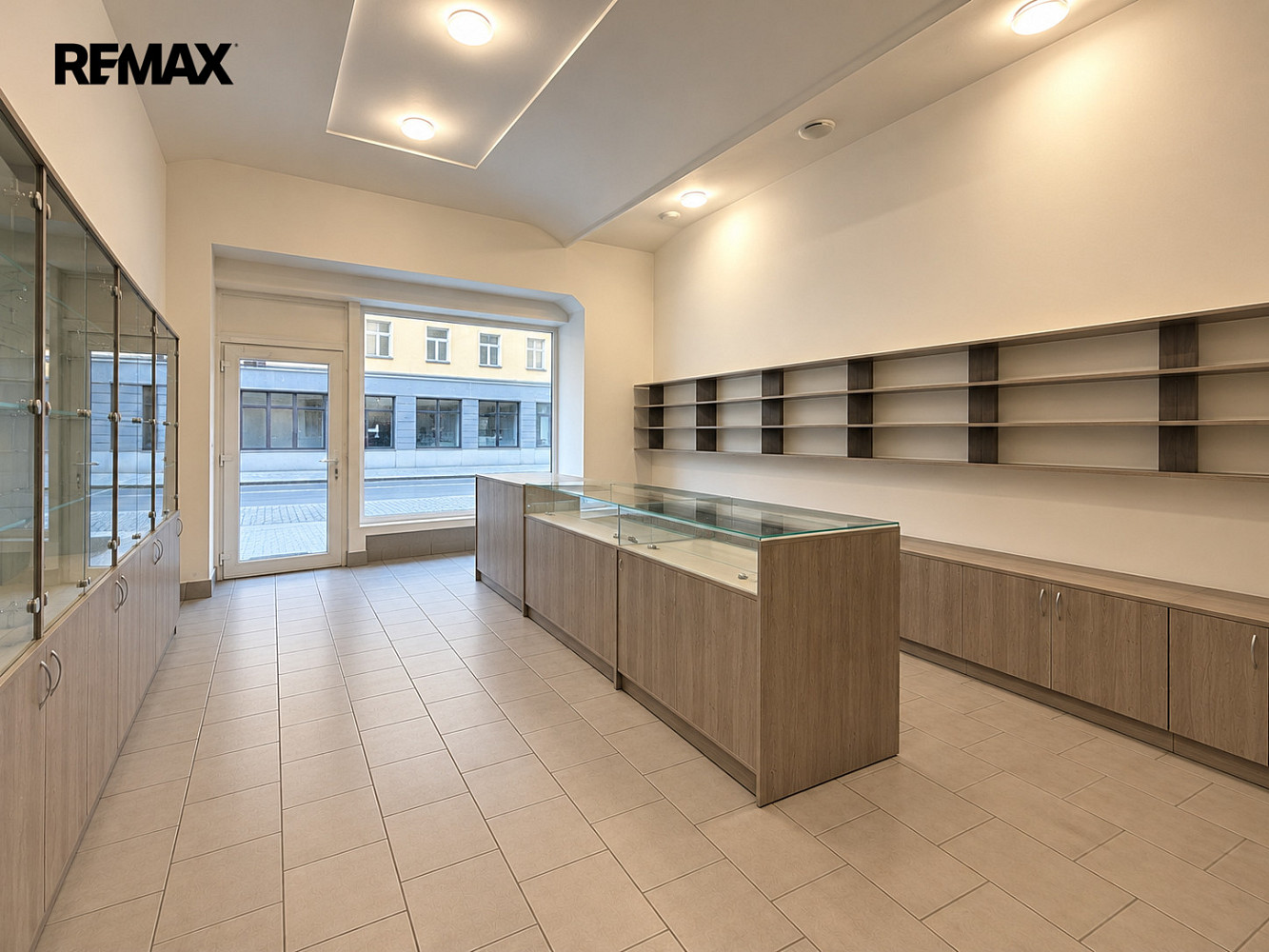 Pronájem obchodních prostor 51 m²