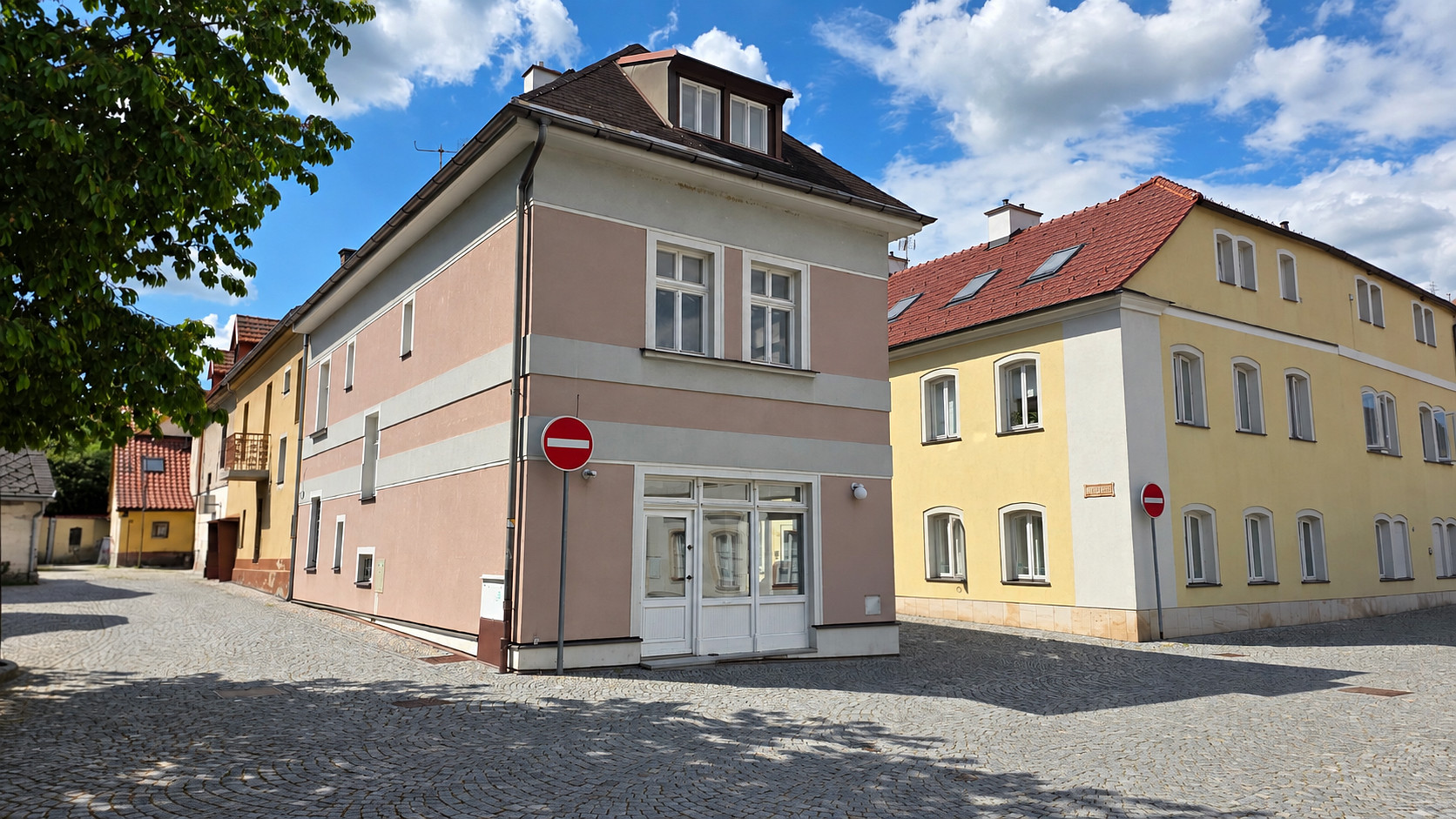 Prodej domu 219 m² s pozemkem 89 m² – fotografie 2