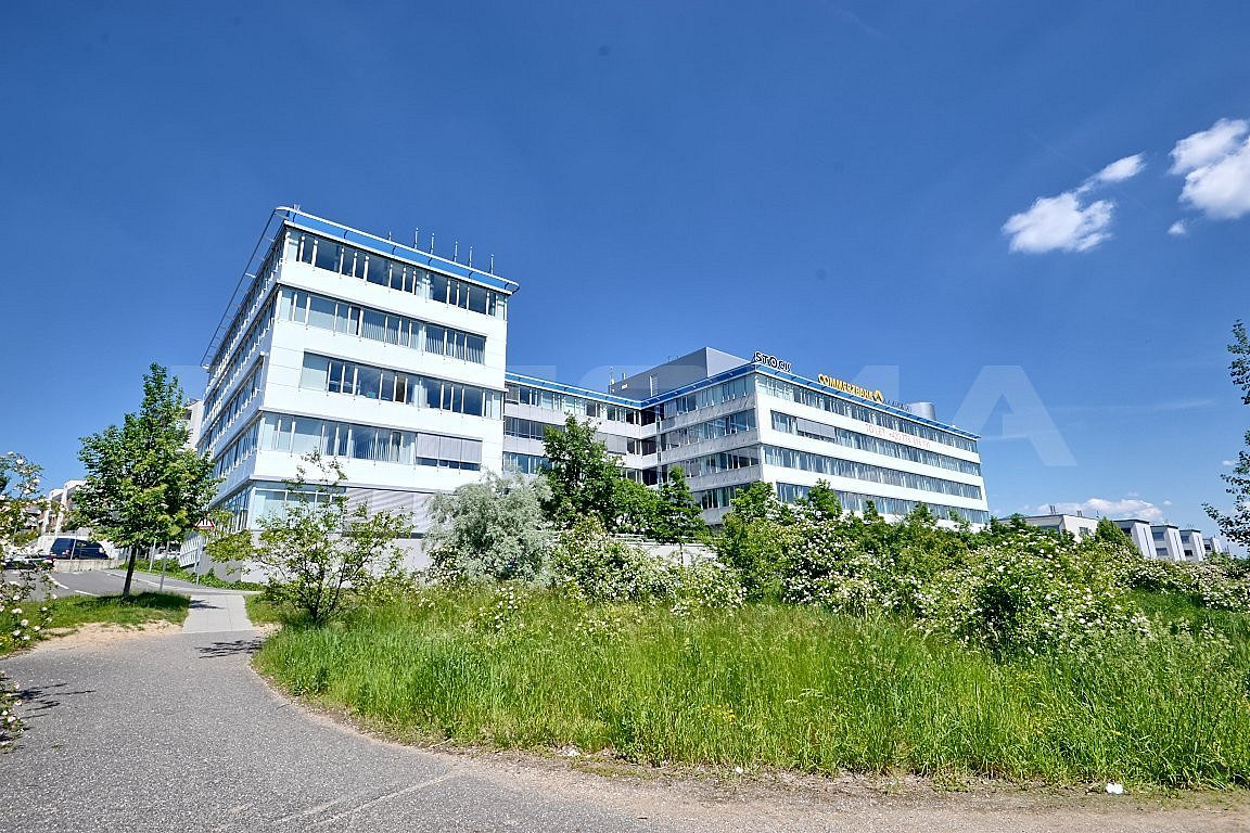 Pronájem kanceláře 243 m²