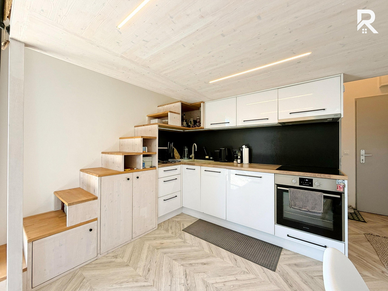 Pronájem bytu 1+kk 37 m²