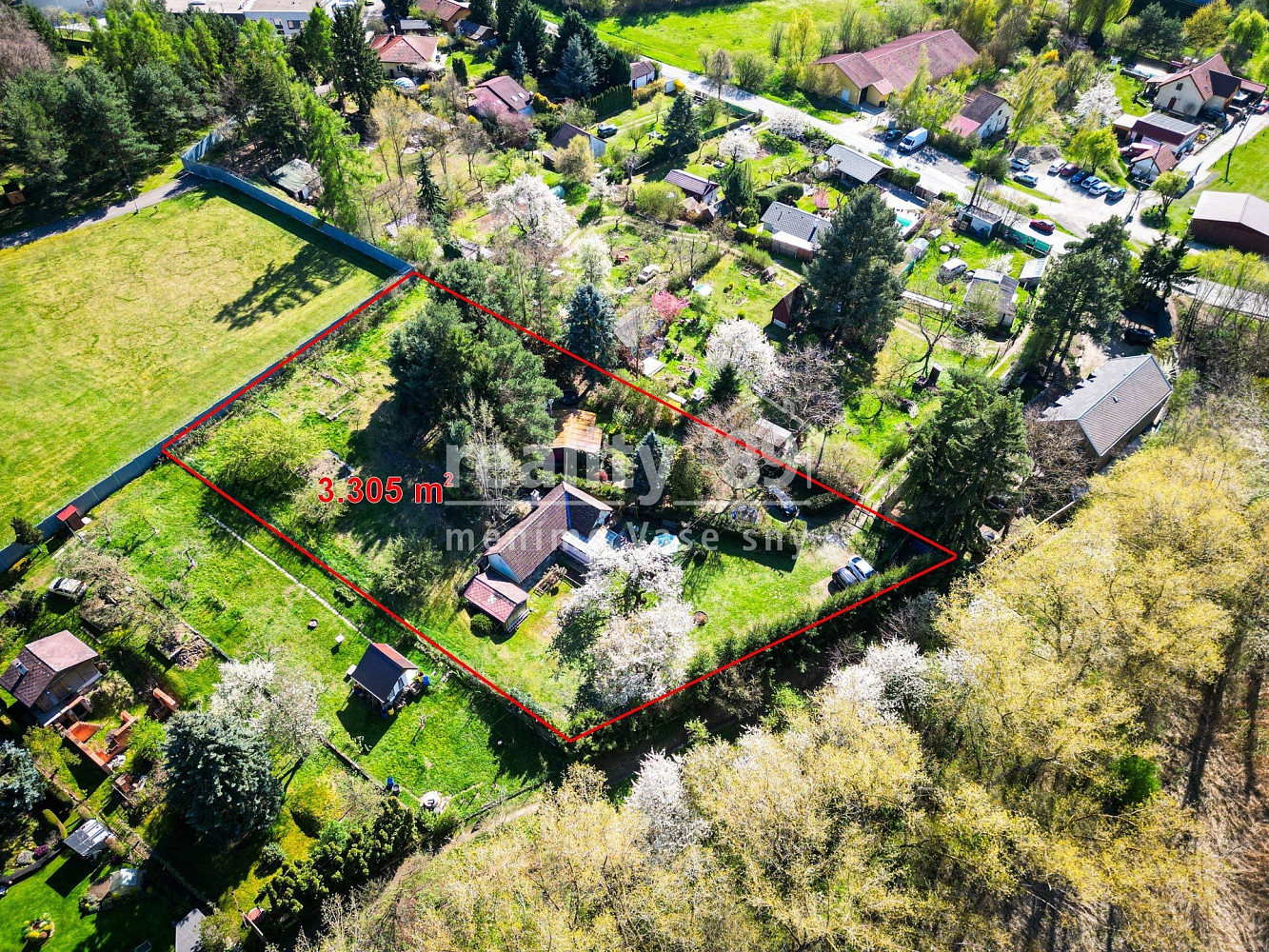 Prodej stavebního pozemku 3 305 m²