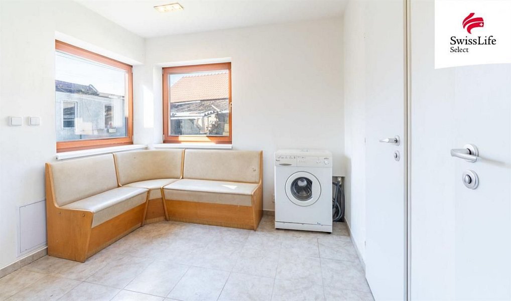 Prodej domu 240 m² s pozemkem 896 m², Kostomlátky – náhled fotky 4