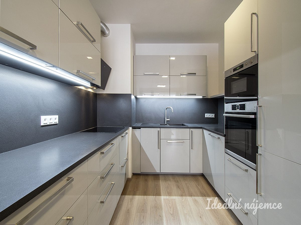 Pronájem bytu 2+kk 60 m²