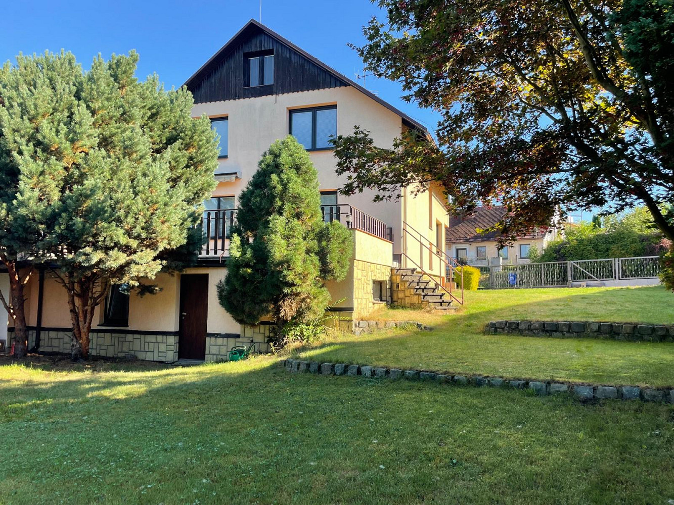 Prodej domu 321 m² s pozemkem 833 m²
