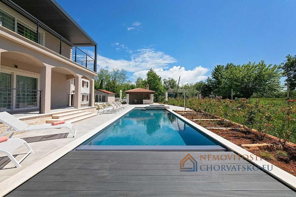 Prodej domu 450 m² s pozemkem 2 000 m² - Ansicht 4