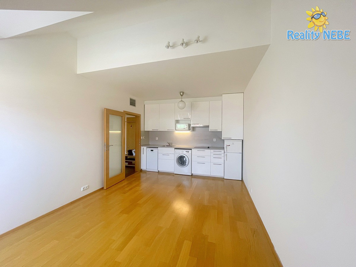Pronájem bytu 2+kk 38 m²
