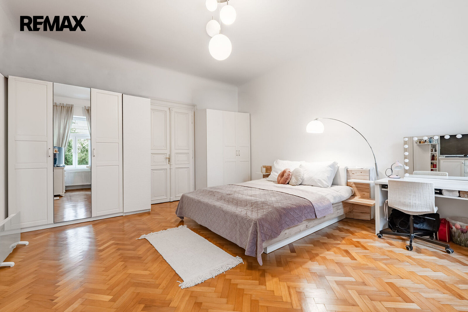Pronájem bytu 2+1 86 m² – fotografie 3