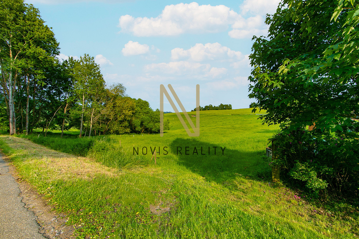 Prodej stavebního pozemku 975 m²