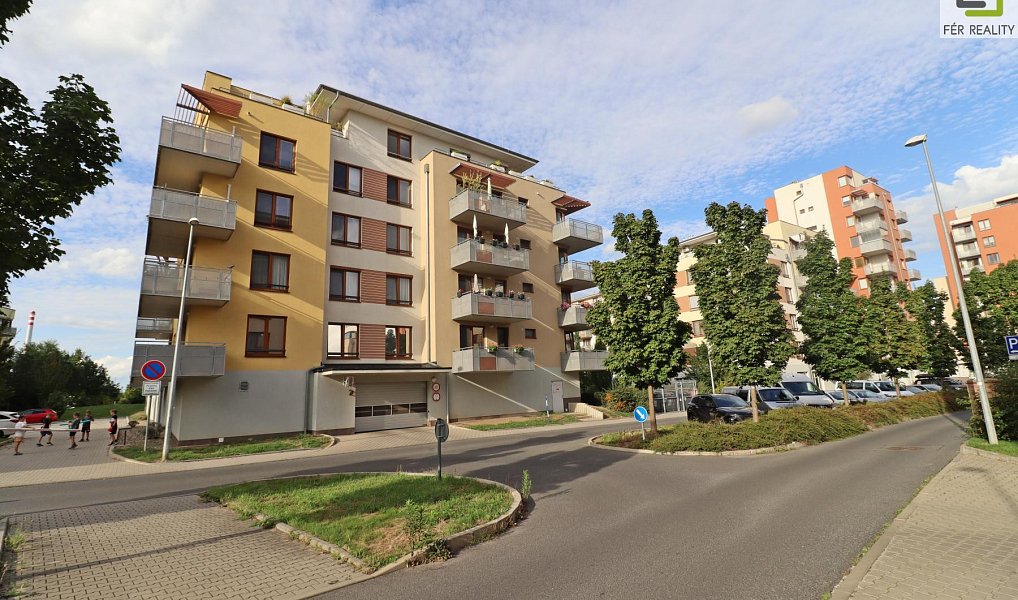 Prodej bytu 1+kk 66 m², Praha – náhled fotky 27