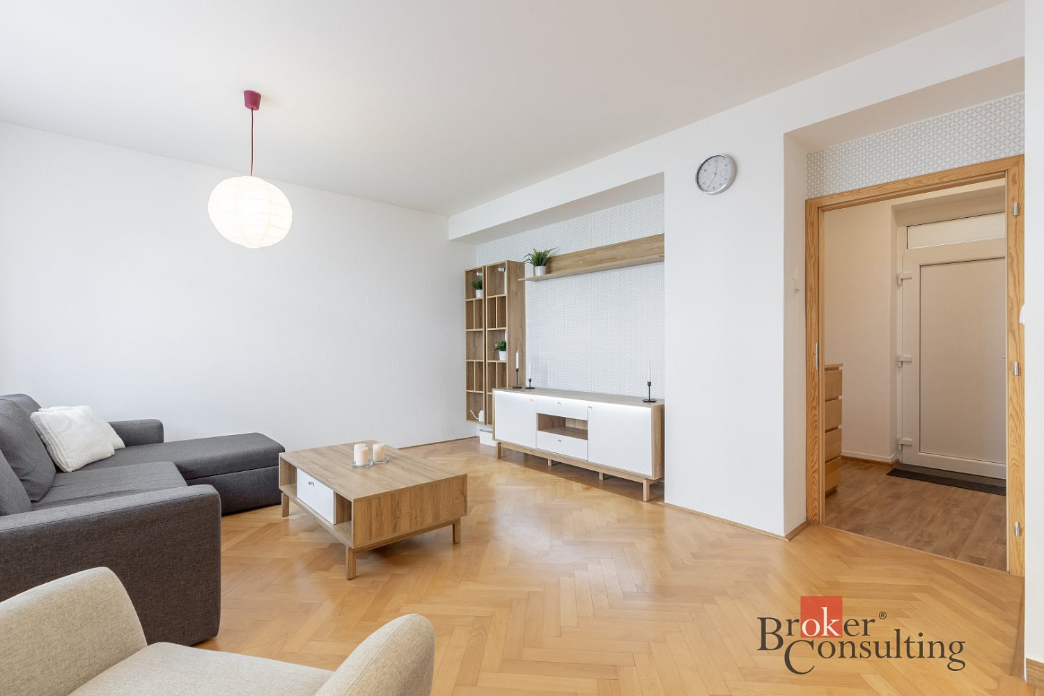 Pronájem bytu 2+kk 39 m² — photo 3