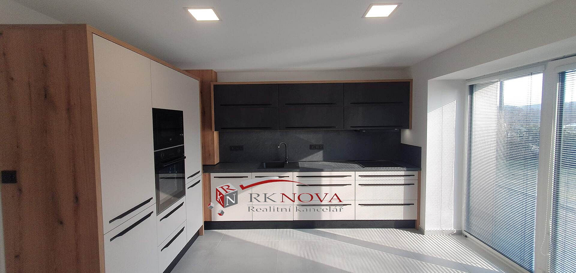 Pronájem domu 190 m² s pozemkem 1 978 m²