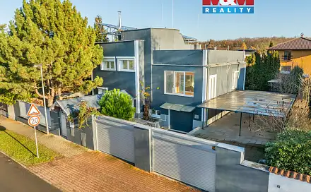 Prodej domu 250 m² s pozemkem 679 m², Velimská, Praha 9 - Újezd nad Lesy